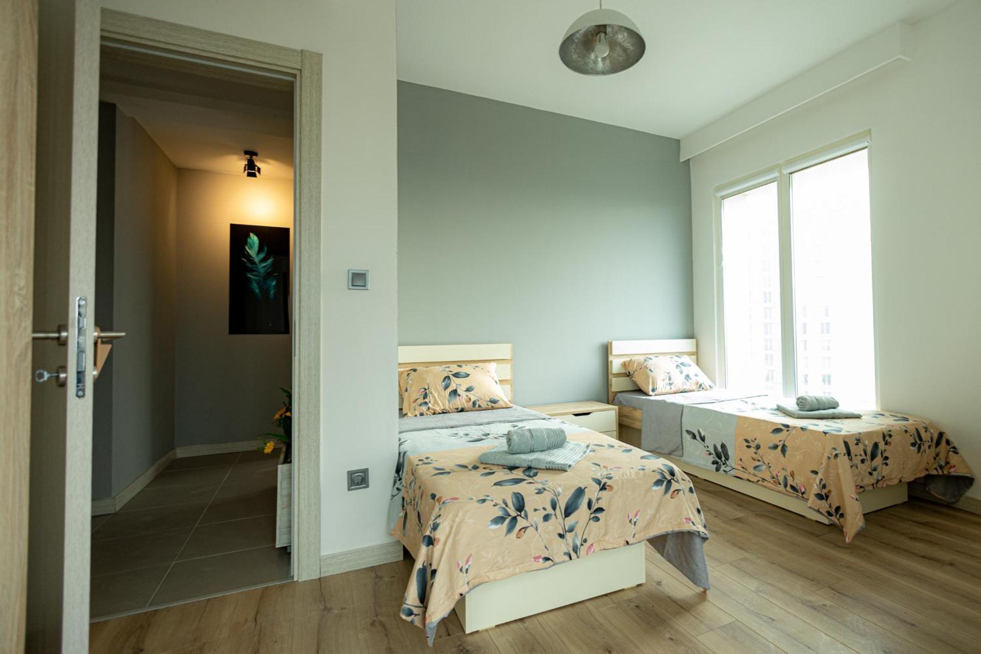 19Th & 18Th Floor Secure Apartments With Pool & Fitness & Parking Included In Price Skopje Luaran gambar