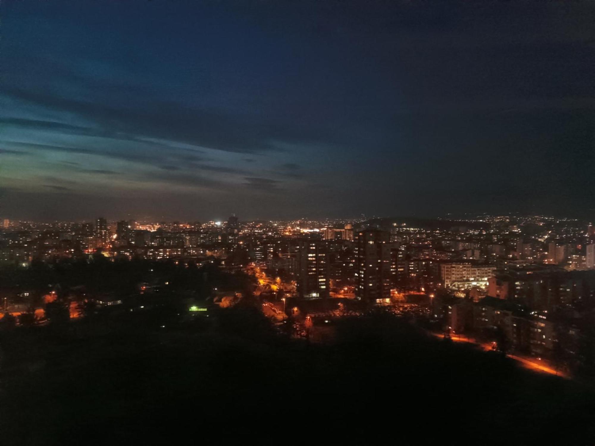 19Th & 18Th Floor Secure Apartments With Pool & Fitness & Parking Included In Price Skopje Luaran gambar