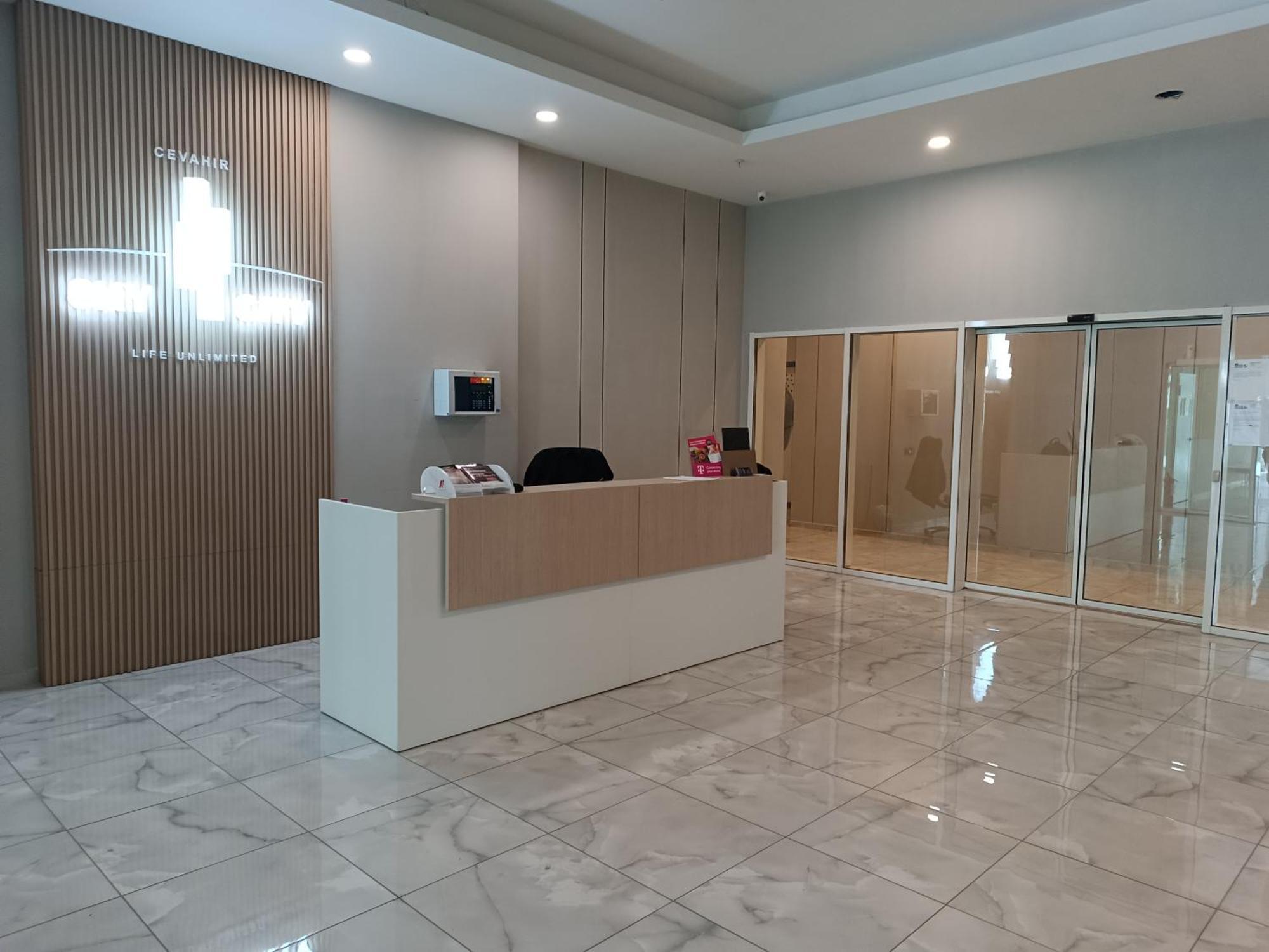 19Th & 18Th Floor Secure Apartments With Pool & Fitness & Parking Included In Price Skopje Luaran gambar