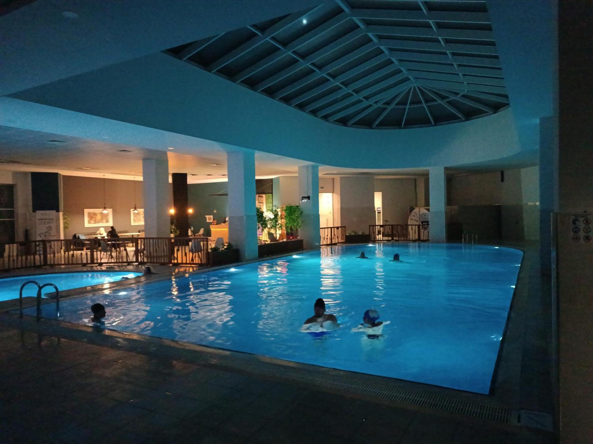 19Th & 18Th Floor Secure Apartments With Pool & Fitness & Parking Included In Price Skopje Luaran gambar