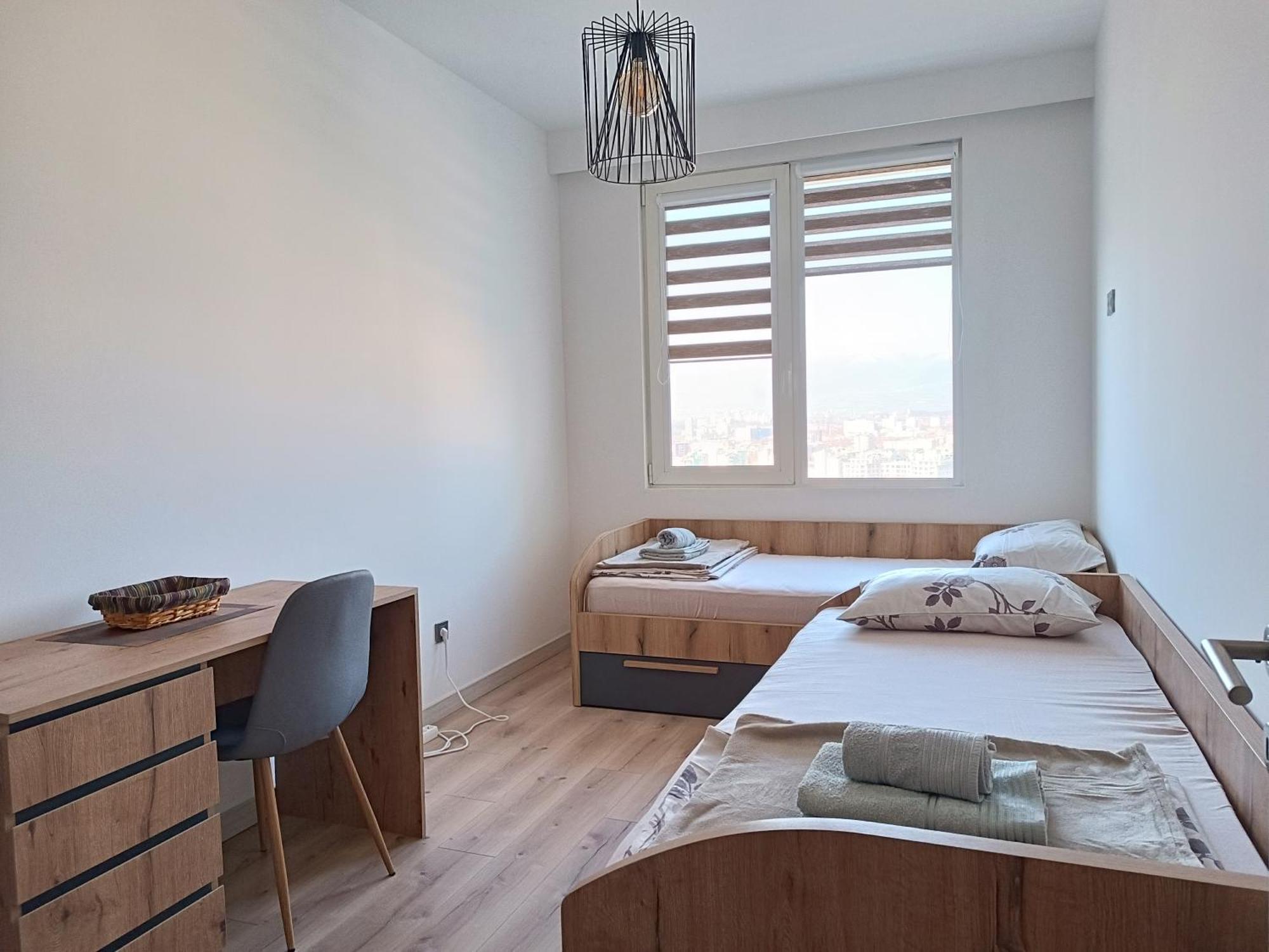19Th & 18Th Floor Secure Apartments With Pool & Fitness & Parking Included In Price Skopje Luaran gambar