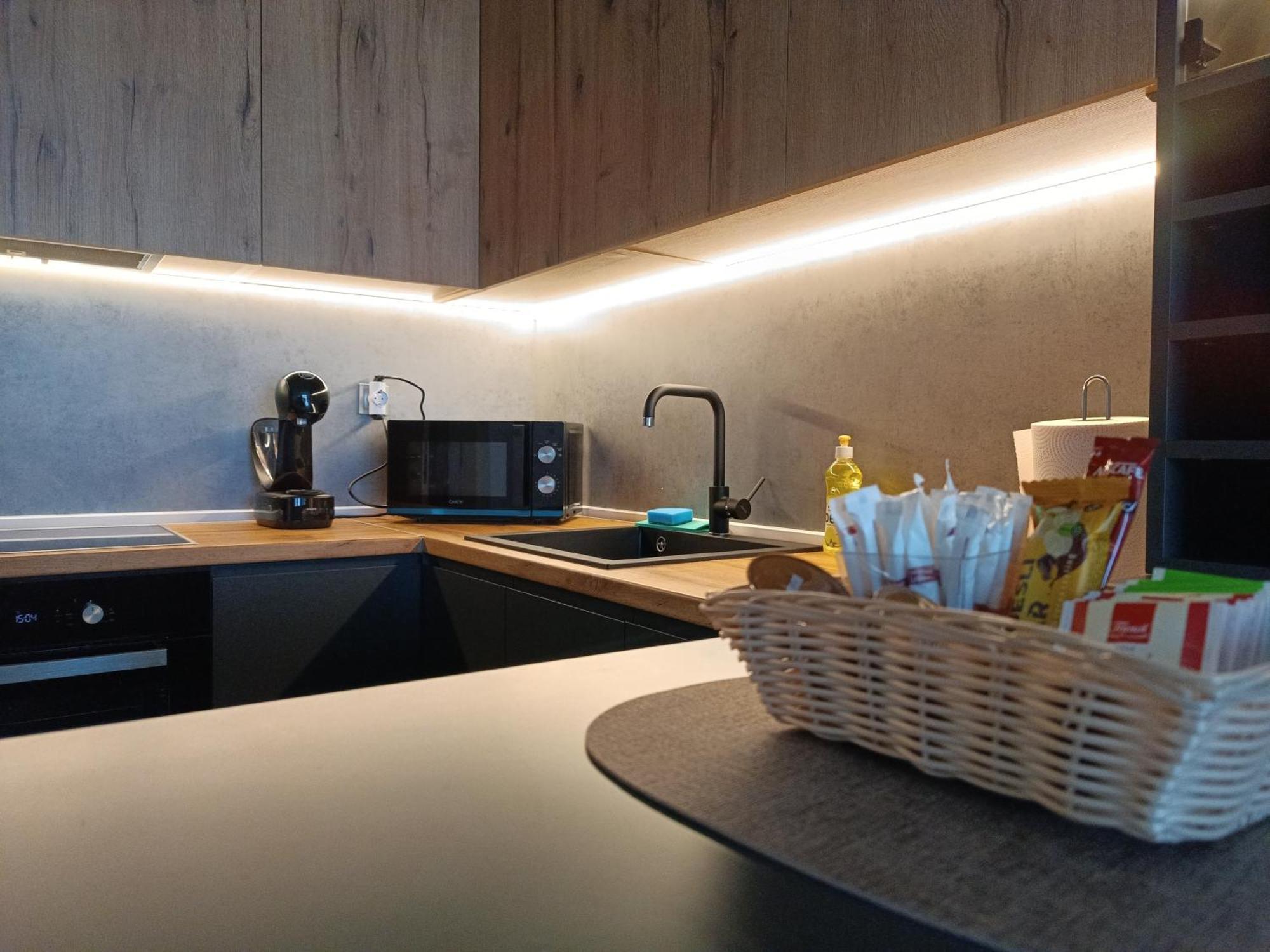 19Th & 18Th Floor Secure Apartments With Pool & Fitness & Parking Included In Price Skopje Luaran gambar