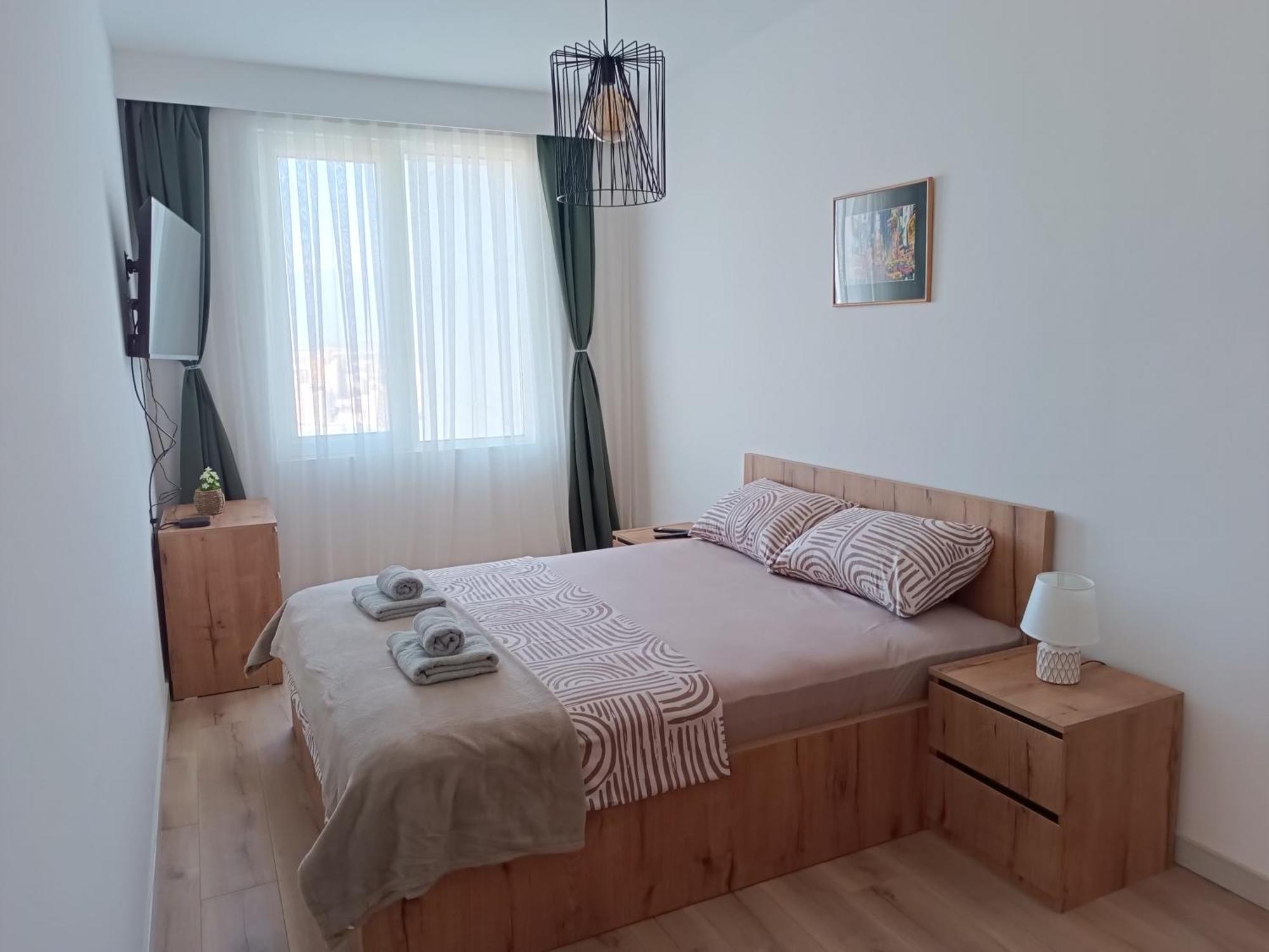 19Th & 18Th Floor Secure Apartments With Pool & Fitness & Parking Included In Price Skopje Luaran gambar